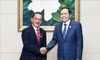 I look forward to receiving NA Chairman Tran Thanh Man: Speaker of the Singaporean Parliament