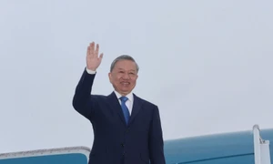 Top leader leaves for state visits to Mongolia, Ireland, attendance at Francophonie Summit, official visit to France