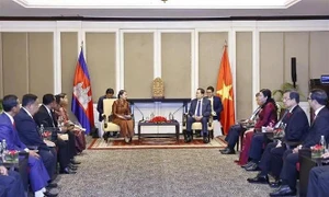 Top legislator receives Chairwoman of Cambodia-Vietnam Friendship Association