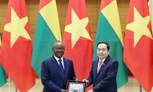 Guinea-Bissau President concludes official visit to Vietnam