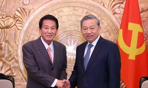 Party chief praises former special ambassador for helping strengthen Vietnam-Japan ties