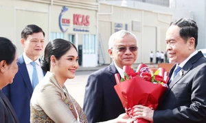 NA Chairman arrives in Vientiane for official visit to Laos, attendance at AIPA-45