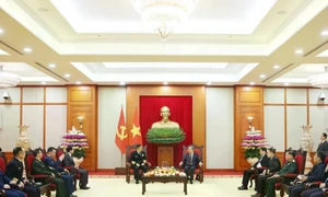 Party chief receives Chinese Minister of Defence