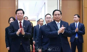 PM expects stronger ties between Vietnamese educational institutions, Tsinghua University