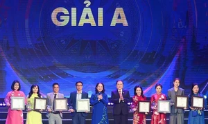 Third Dien Hong Awards honours 83 outstanding journalistic works