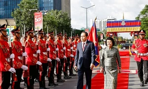 Official welcome ceremony held in Phnom Penh for Vietnamese NA Chairman