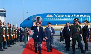 Vietnamese PM arrives in Vientiane, starting Laos visit