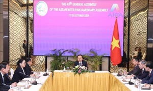 Top legislator wishes for closer ties between Vietnam, Laos state audit agencies