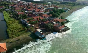 Indonesia to build massive sea wall to combat rising sea levels