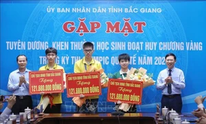 Bac Giang awards outstanding students at international Olympiad