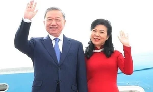 Party General Secretary, President To Lam arrives in Beijing