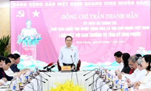 NA Chairman works with standing board of Binh Phuoc province's Party Committee