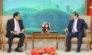 PM receives Chairman of Adani Group in Hanoi