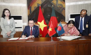 Leaders of Vietnamese and Bangladesh National Assembly signed the first MoU on cooperation