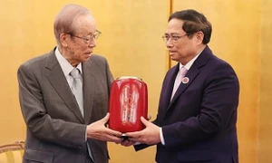 PM receives former Japanese PM Fukuda Yasuo