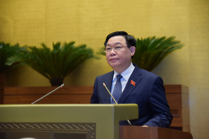 NA Chairman Vuong Dinh Hue speaks at the closing the session. Photo: Lam Hien NA’s 5th extraordinary meeting concludes -0
