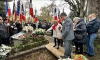 Vietnamese Ambassador attends funeral of French journalist Madeleine Riffaud